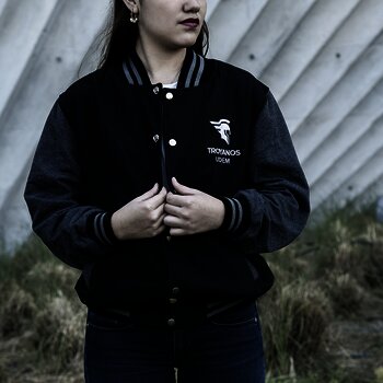 Chamarra Universitaria