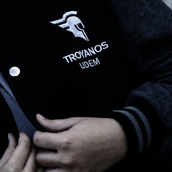 Chamarra Universitaria